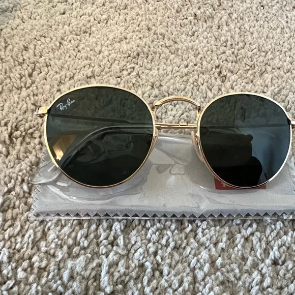 BRAND NEW ray ban. Never worn - Picture 2 of 5